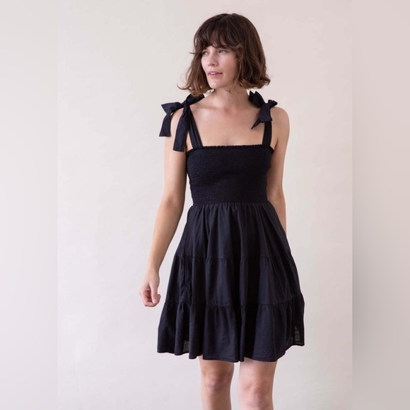 Xirena Lori Mini Dress Womens Small black Smocked Sleeveless Tie Sleeve summer - Picture 1 of 7